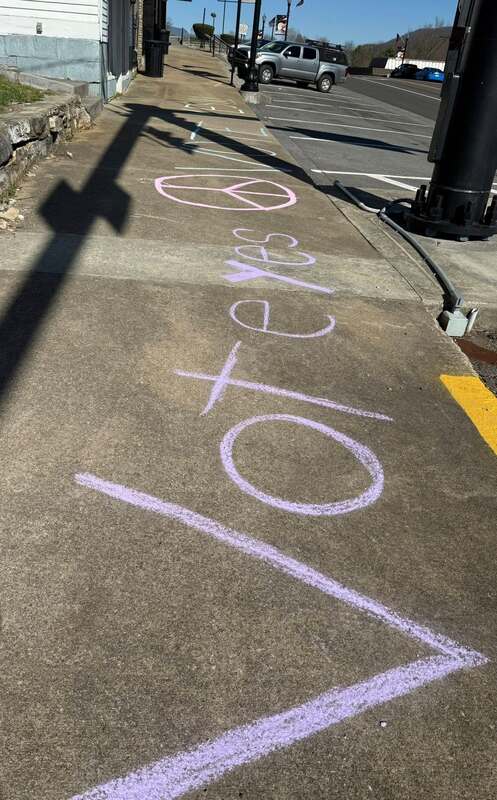 Russell County Makes History with First 'No Kings' Protest — photo 6